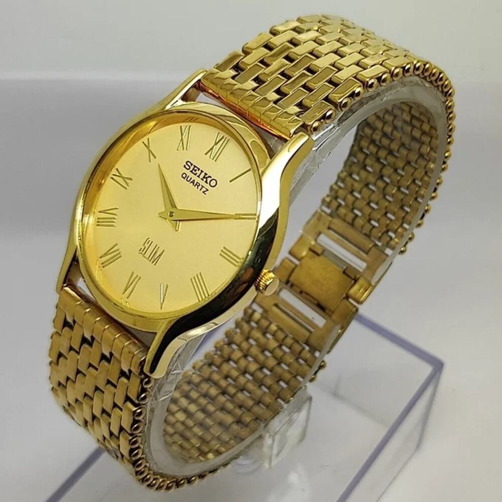 Vintage Style Seiko Quartz Mens Gold Watch & Gold accents W/ Metal Strap - Picture 2 of 5
